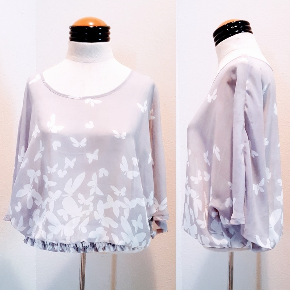 NWOT Light-weight Sheer Butterfly Blouse 💕